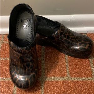 Danako clogs size 41 leopard print